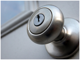 lock doorknob for Denver locksmith repair